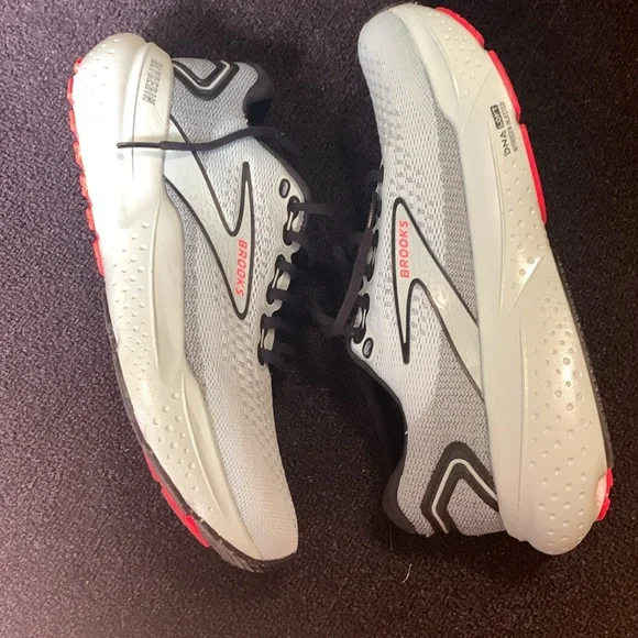 Brooks Glycerin 21 Mint Athletic Shoes. Sz 9.5 like new. - Picture 2 of 5